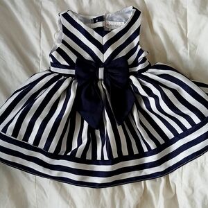 Sweet heart rose blue and white stripes with bow